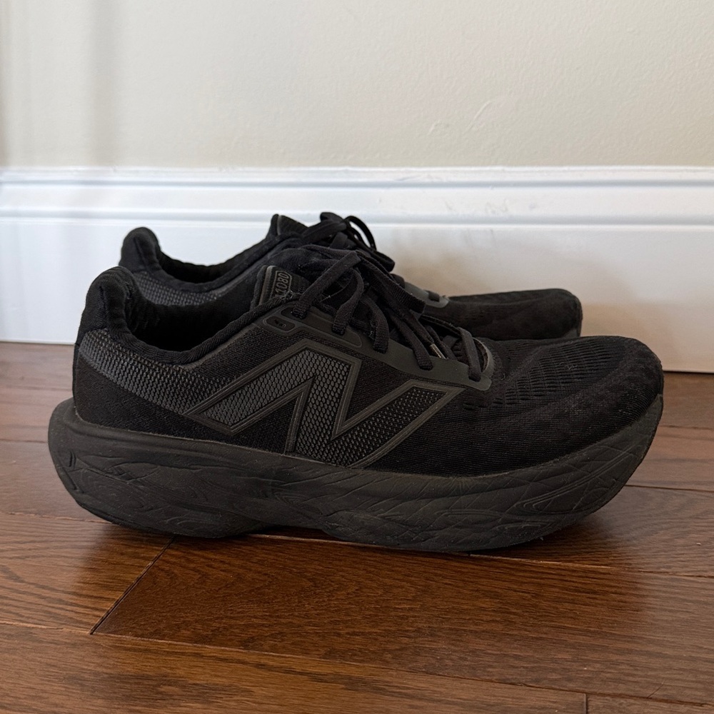 New Balance 1080 V14 Black Women's Sneakers size 9.5 wide new original insoles